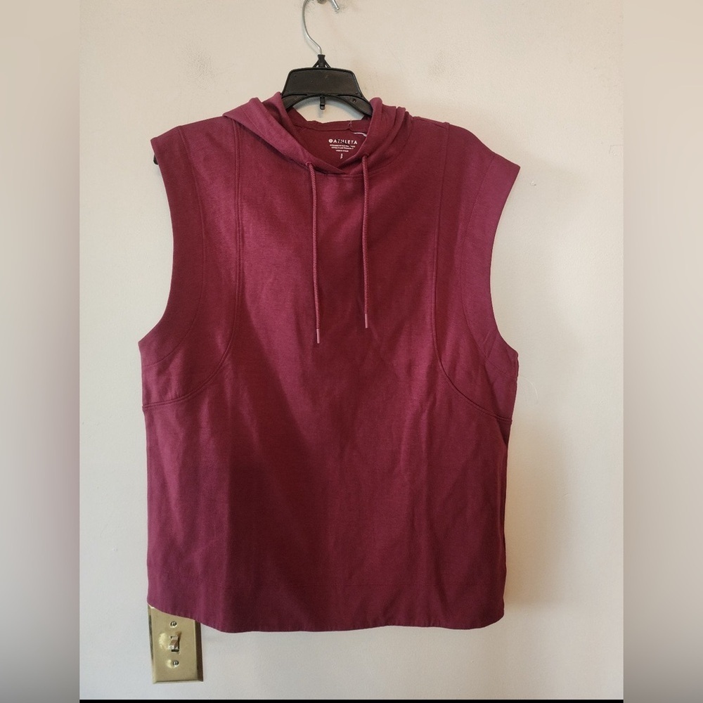 Athleta Sleeveless Hooded Pullover in Deep Wine